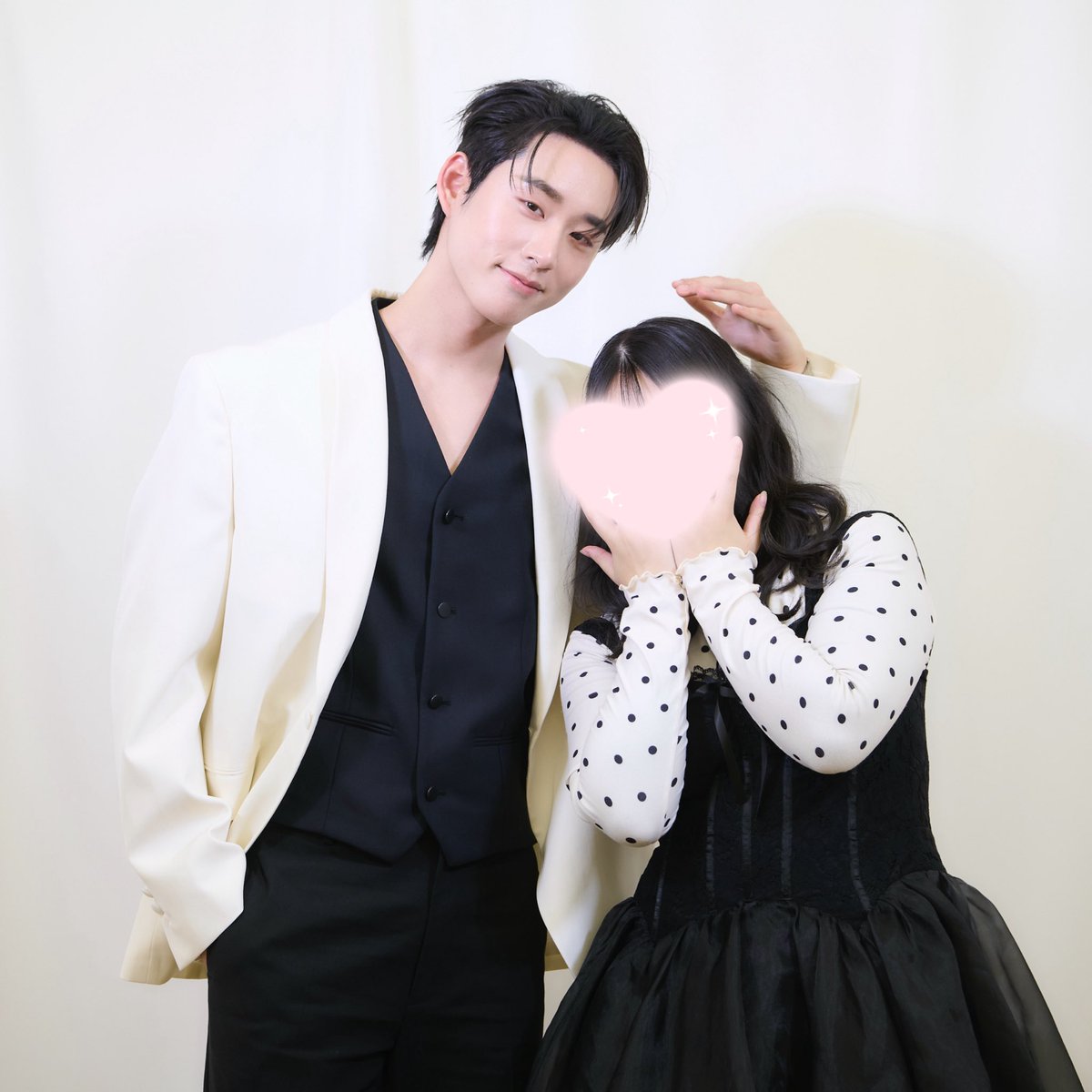 pun_es2's tweet photo. I’ll treasure this forever ˚.🎀༘⋆

──౨ৎ──　@EstRvp 

#GMMTVFANDAY28 
#WilliamEst  #est_evp https://t.co/q5luvHAsVD