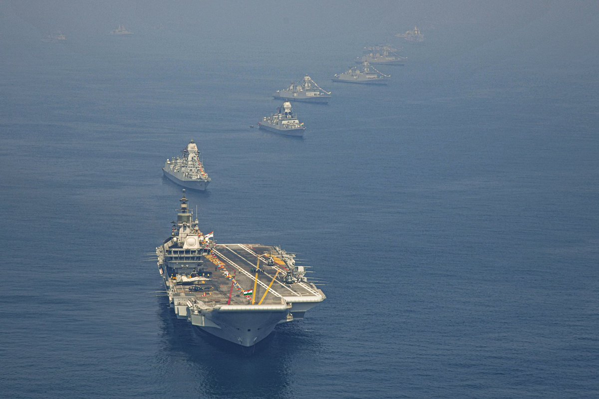 VivekSi85847001's tweet photo. INS Vikrant Aircraft carrier of Indian Navy leading International fleet review conducted today by India 🇮🇳⚓🌊

Various Navies from around the World took part in this big fleet review. https://t.co/xzd5KZ1Gob