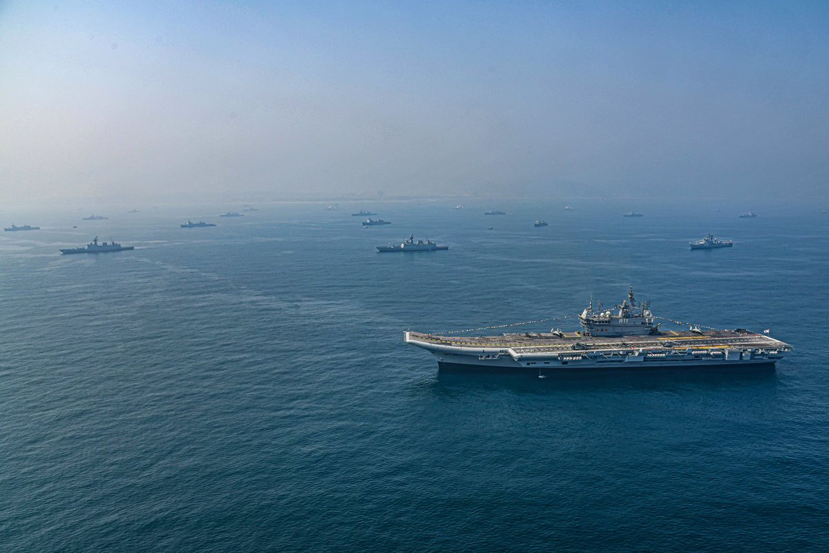 VivekSi85847001's tweet photo. INS Vikrant Aircraft carrier of Indian Navy leading International fleet review conducted today by India 🇮🇳⚓🌊

Various Navies from around the World took part in this big fleet review. https://t.co/xzd5KZ1Gob