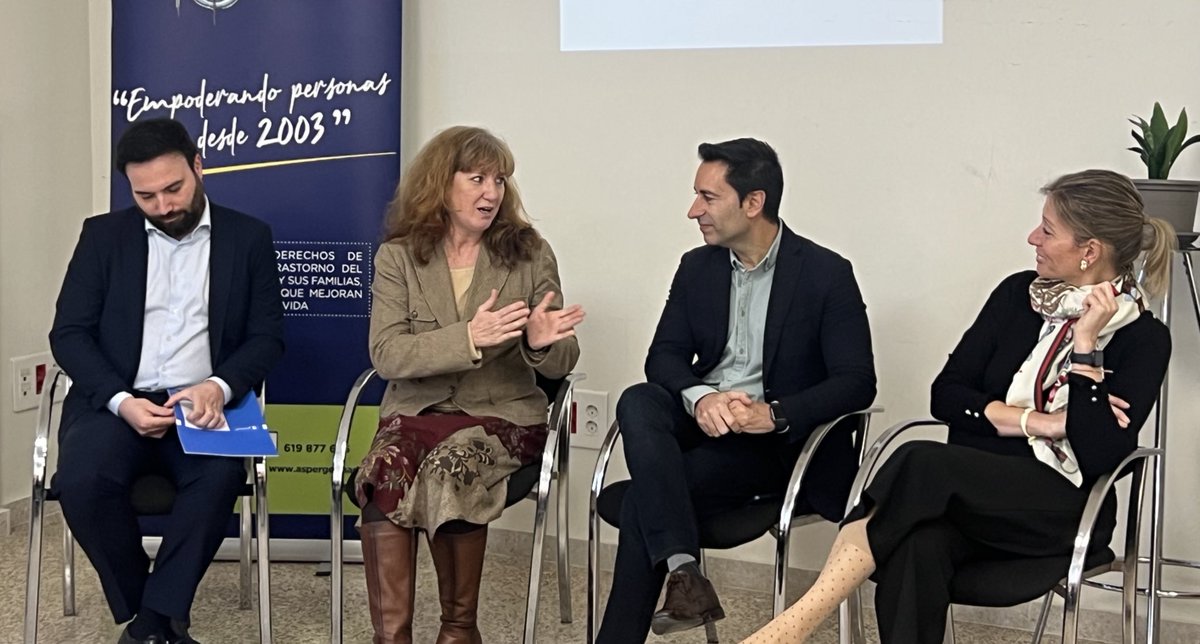 Javier_luengo's tweet photo. Cuando se dan oportunidades y los apoyos necesarios, las personas con Asperger demuestran que pueden defender sus derechos y liderar su propio proyecto de vida.

En el #DíaInternacionalAsperger, recordamos la importancia de seguir derribando barreras para lograr su inclusión. https://t.co/hCtyqnMqJC