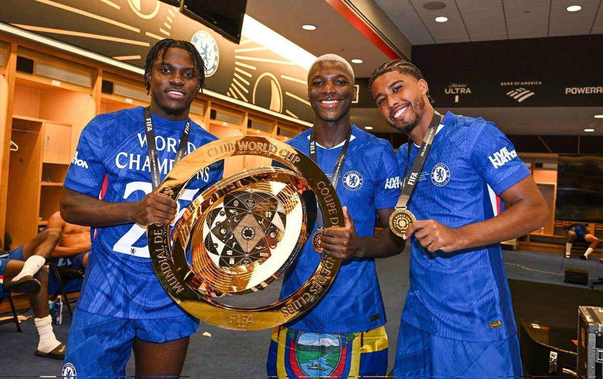 CHAMPIONS OF THE WORLD 🌍 tweet media