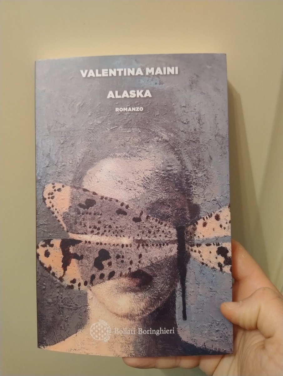 Pensò che l'amore era questo, l'impressione che l'altro ci abbia accompagnato, percorrendo un suo tunnel parallelo al nostro , tenendoci d'occhio da lontano con in mano il suo guinzaglio.
#Alaska di <a href="/ValentinaMaini/">Valentina Maini</a>