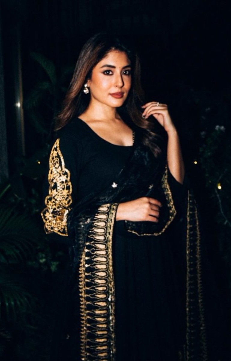 ITVfunthreads's tweet photo. Better actor overall?
2. #KritikaKamra or #TejasswiPrakash https://t.co/ASF1Il2Q1c