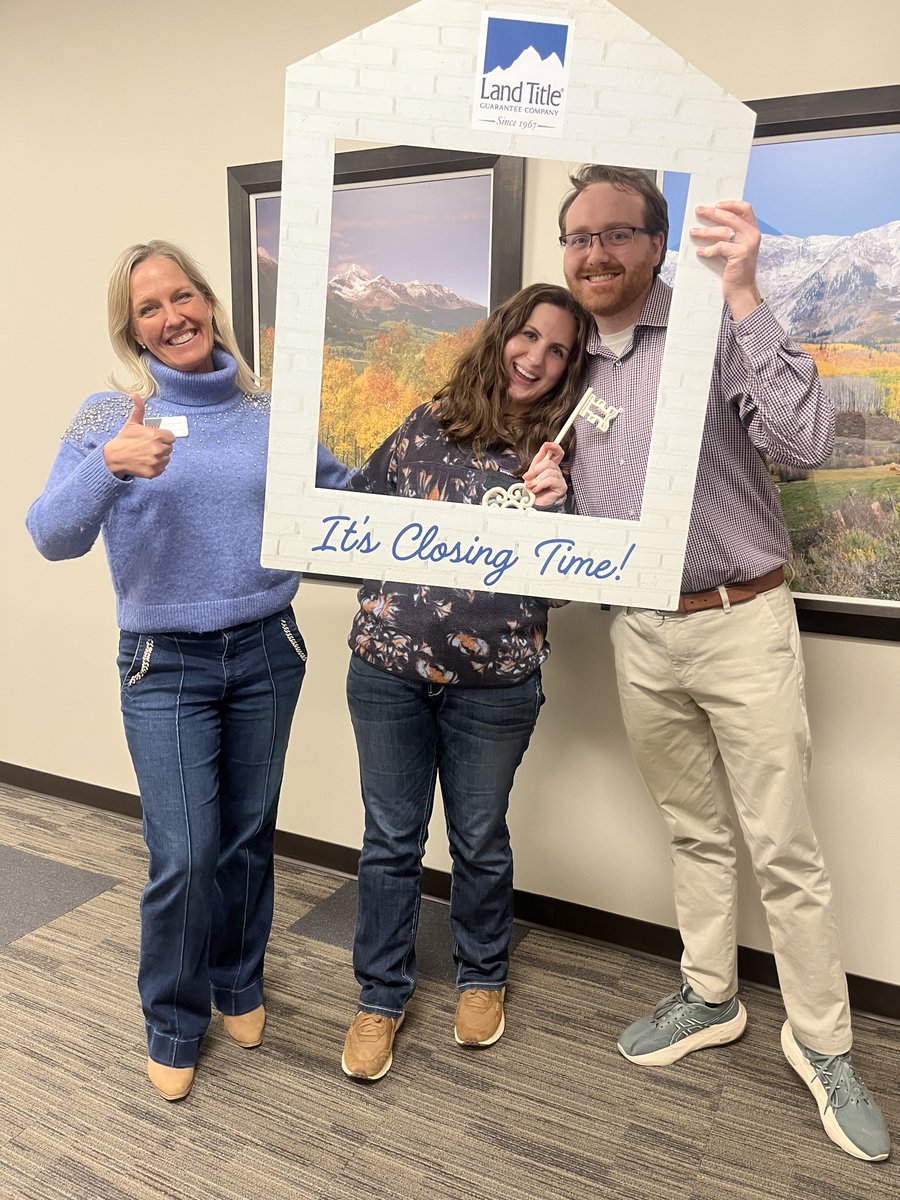 Robyn Carnes tweet media