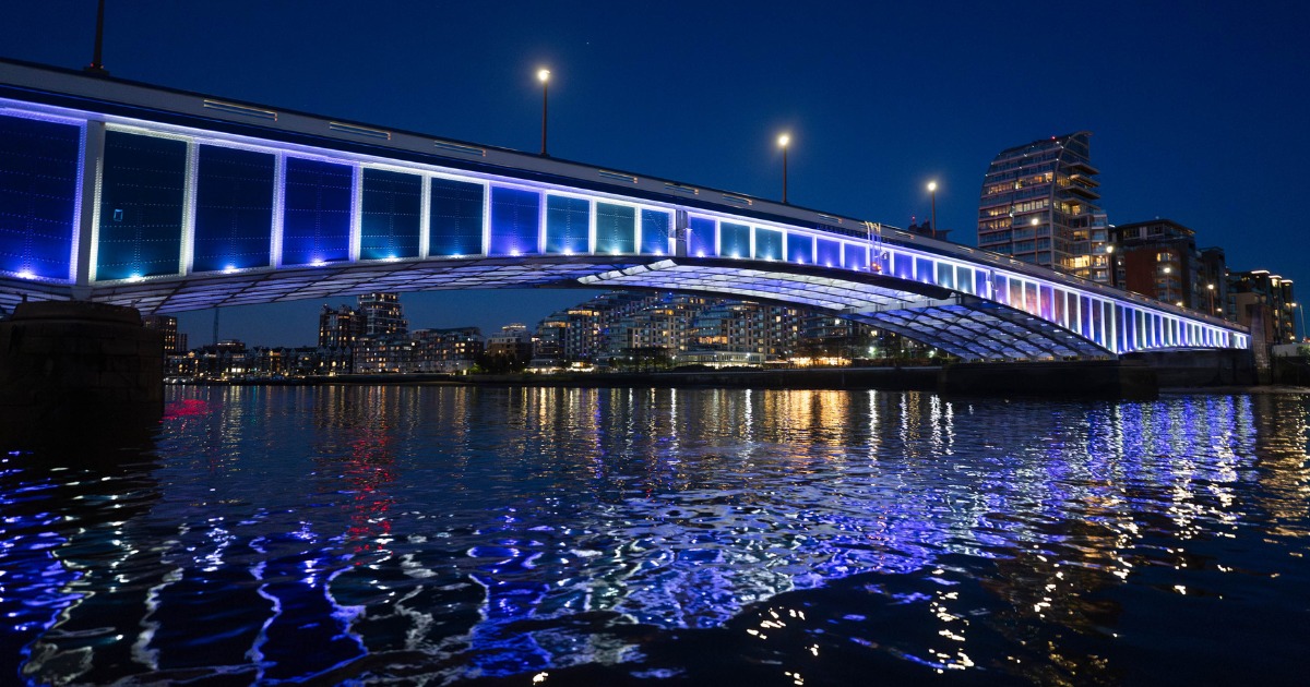 ArmadilloLED's tweet photo. From subtle white to vibrant colour scenes - our upgrade gives Wandsworth Bridge flexible, programmable lighting for events, community moments and every night. 💡 https://t.co/Wmh6xTWGAB