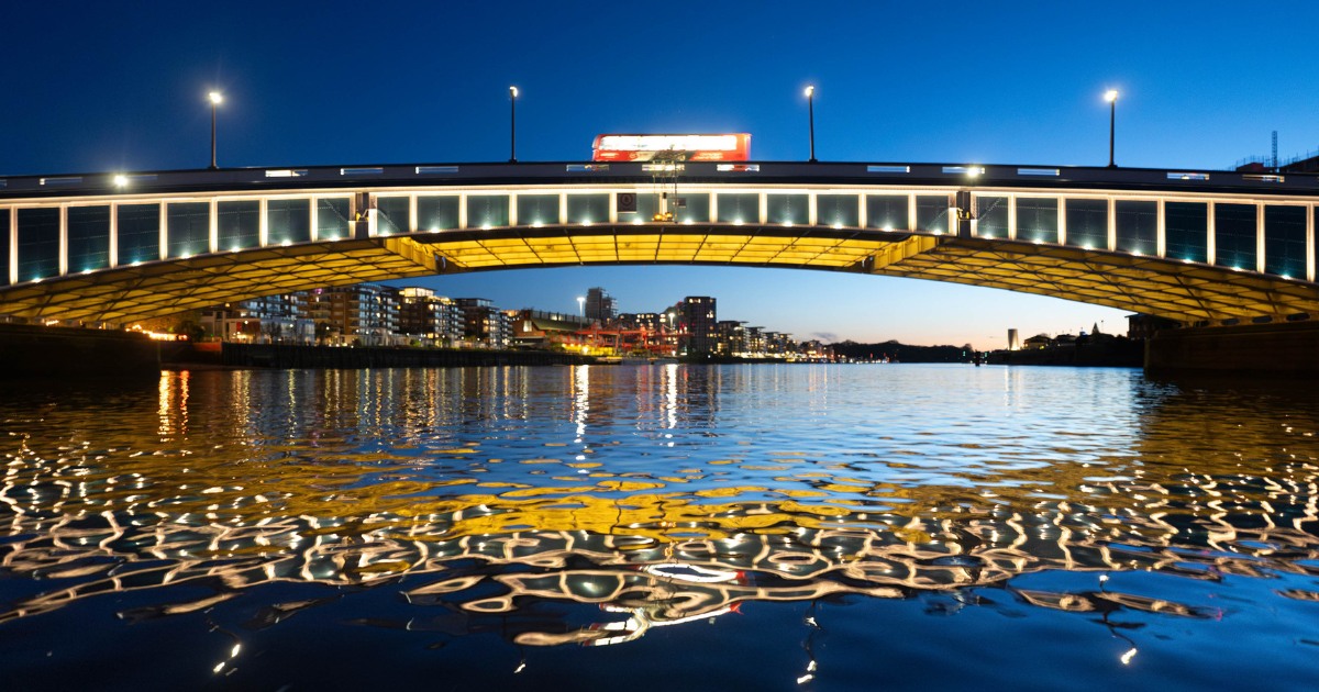 ArmadilloLED's tweet photo. From subtle white to vibrant colour scenes - our upgrade gives Wandsworth Bridge flexible, programmable lighting for events, community moments and every night. 💡 https://t.co/Wmh6xTWGAB