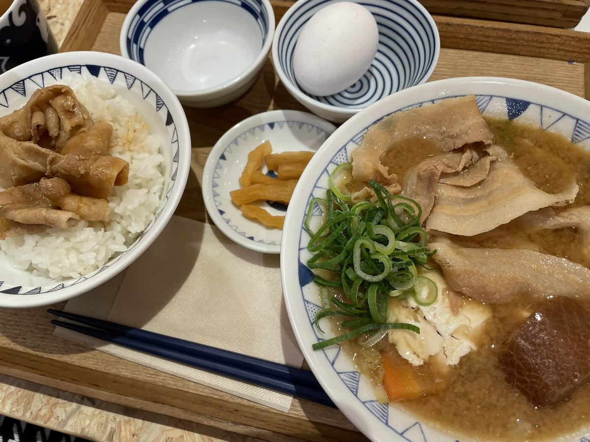 具沢山の豚汁がどうしても食べたくて食べてきました😍
美味しかった〜！