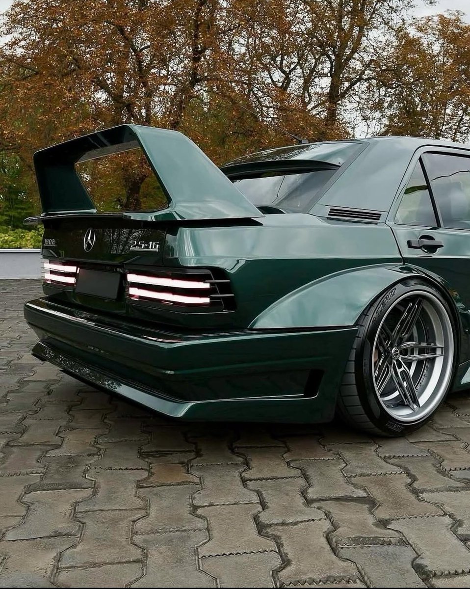 Shtreetwear's tweet image. Mercedes Benz 190E