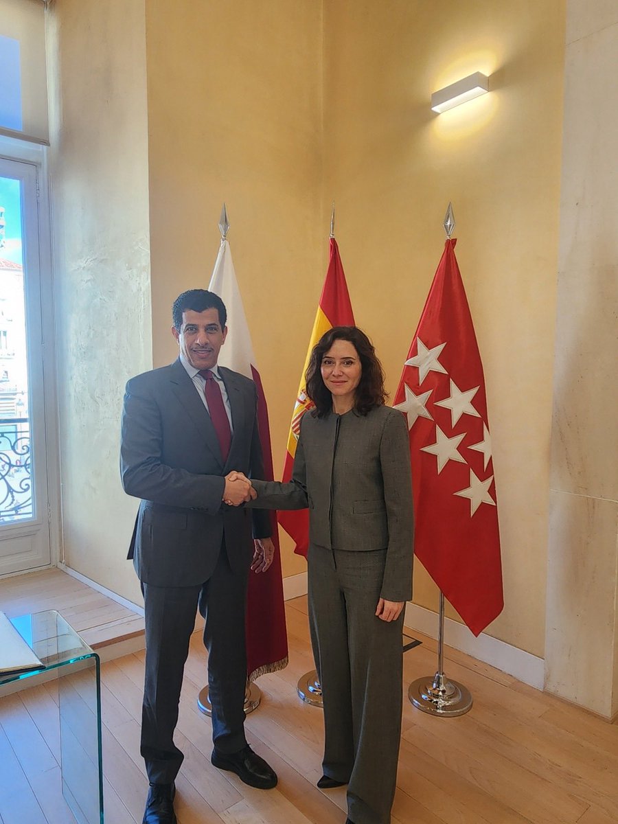 QatarEmb_Spain's tweet photo. اجتمع سعادة السيد/ سالم بن مبارك آل شافي، سفير الدولة لدى مملكة إسبانيا، مع سعادة السيدة/ إيزابيل دياث أيوسو، رئيسة إقليم مدريد، بهدف بحث سبل تعزيز التعاون على كافة المستويات.

@MofaQatar_EN 
@MofaQatar_AR https://t.co/vE7tXaVaR7