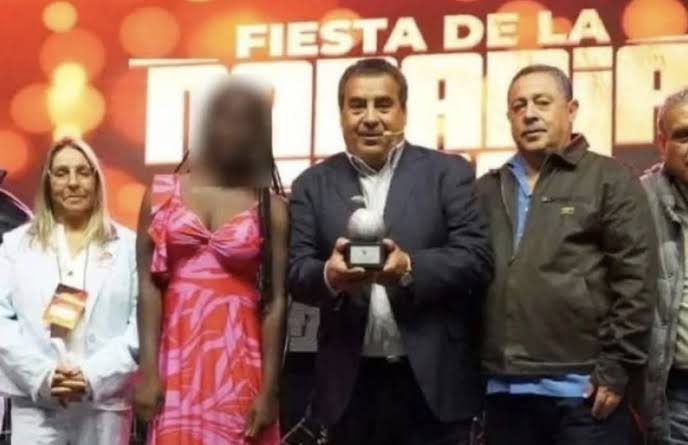 No soy fan de Dino Gordillo ni me gusta su humor, pero en la era del celular resulta raro que no exista un registro visual de lo ocurrido. Sin pruebas concluyentes, lo prudente es esperar, y si hizo algo indebido, que responda. Convertir sospechas en sentencia también es abuso.