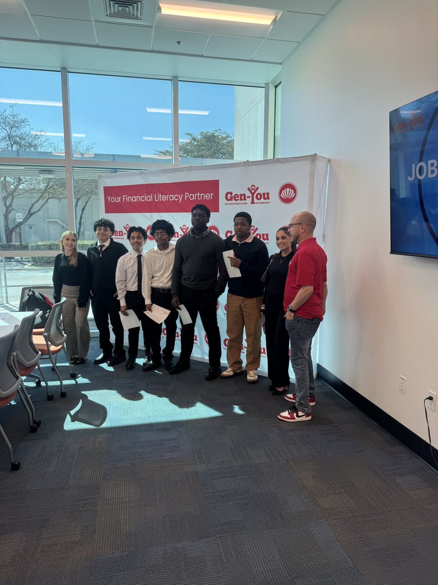 NAFMiami's tweet photo. South Dade Senior High’s Academy of Finance students spent the day at @DCFCU  for Job Shadow Day, gaining real‑world insight, meeting industry pros, and exploring careers in finance. Huge thanks to DCFCU for investing in our future leaders! #YourBestChoicemDCPS @GodinezMgodinez https://t.co/Ir1kb4LZMs