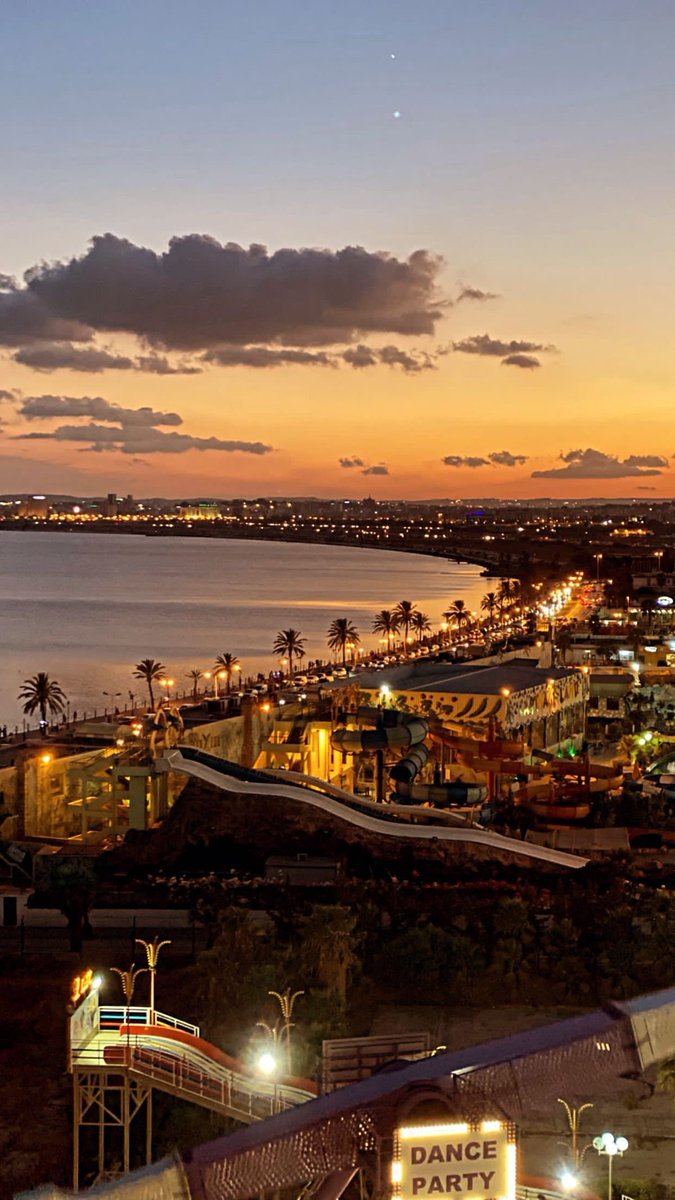 جمال #تونس ليلاً.