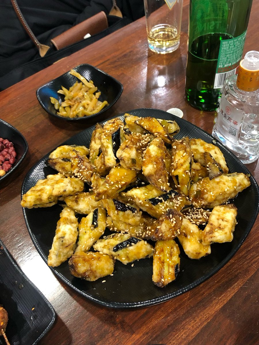 yujinbab's tweet photo. 순대(양꼬치), 순대(오이무침), 순대(풍미가지) 심하다
순대(연맥)과 함께라면 다 순대지 https://t.co/EM47RgSAP9