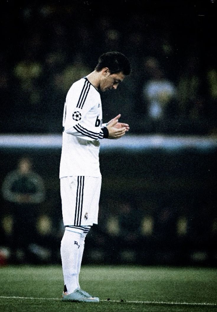 RMadridPix's tweet photo. Ramadan is an opportunity to cleanse our hearts, strengthen our connection with God, and reorganize our lives with goodness and patience. Each day is an invitation to change for the better.

"شهر رمضان الذي أنزل فيه القرآن هدى للناس وبينات من الهدى والفرقان" https://t.co/He0fP6WVEz