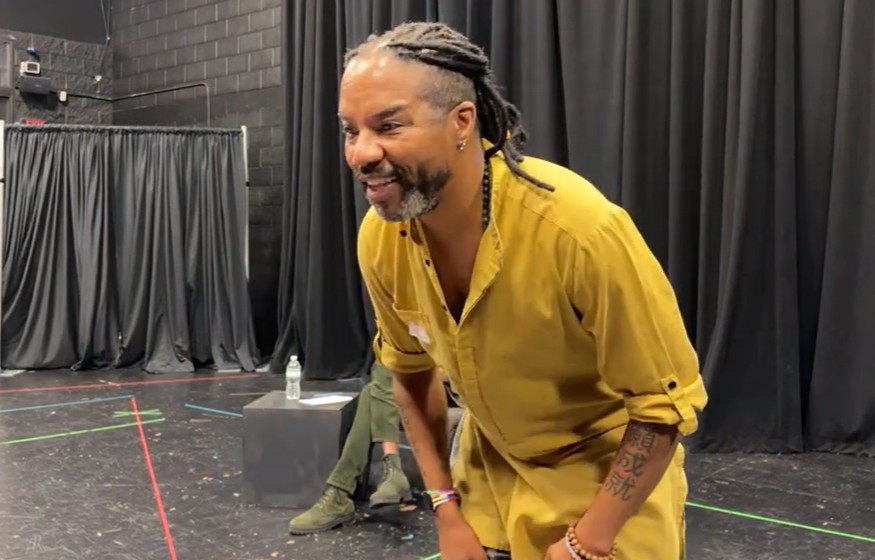 BhamTimes's tweet image. Aspiring #theatre performers and producers at the Alabama School of Fine Arts got a firsthand glimpse of the reality of #stage life recently with a  visit from Rodney Hicks, a cast member from the original #Broadway  production of "Rent". @asfaschool 

birminghamtimes.com/2026/02/asfa-s…