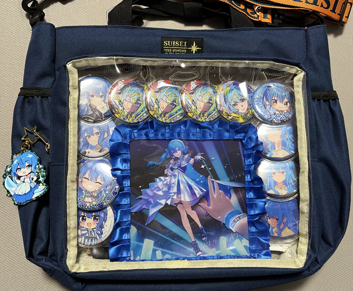 初めて缶バッジを使って痛バ作ってみました！✨ 持ち合わせの缶バッジ