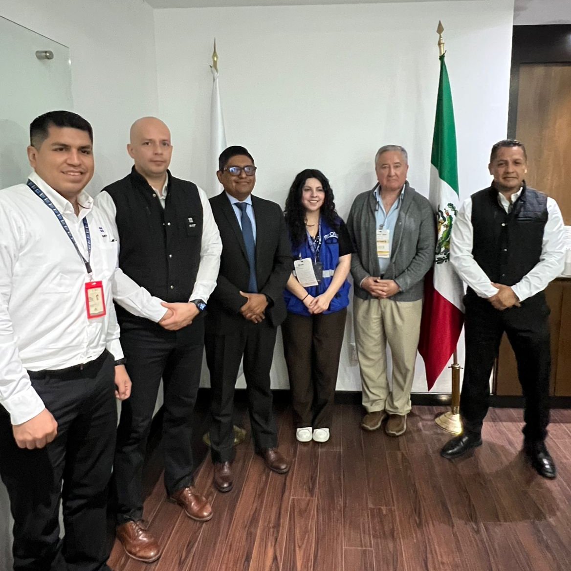 OIM_Mexico's tweet photo. Desde #OIM 🇲🇽, en #NuevoLeón nos coordinamos con los Módulos de Servicios Tributarios del @SATMX  y el @IME_SRE para fortalecer alianzas en favor de una respuesta más articulada.
Agradecemos el diálogo para colaborar y brindar acceso a servicios que promuevan la #integración socioeconómica de personas #migrantes, #desplazadas y #retornadas.
