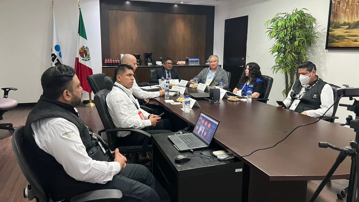 OIM_Mexico's tweet photo. Desde #OIM 🇲🇽, en #NuevoLeón nos coordinamos con los Módulos de Servicios Tributarios del @SATMX  y el @IME_SRE para fortalecer alianzas en favor de una respuesta más articulada.
Agradecemos el diálogo para colaborar y brindar acceso a servicios que promuevan la #integración socioeconómica de personas #migrantes, #desplazadas y #retornadas.
