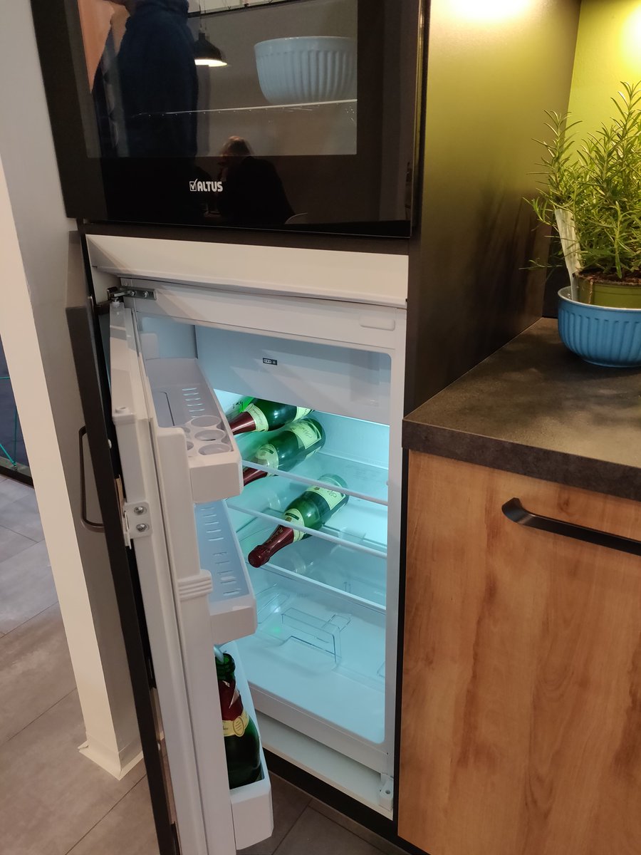 inOneKuechen's tweet photo. Entdecke unsere moderne und platzsparende Küchenlösung – perfekt für jedes Zuhause! 🌿✨ Hochwertige Materialien, stilvolles Design und clevere Details machen Kochen zum Erlebnis.
➡Hol dir den Look nach Hause- https://t.co/4FRwskytE4

#Küche #Küchendesign #Kücheninspiration https://t.co/FOGQFS03Wa