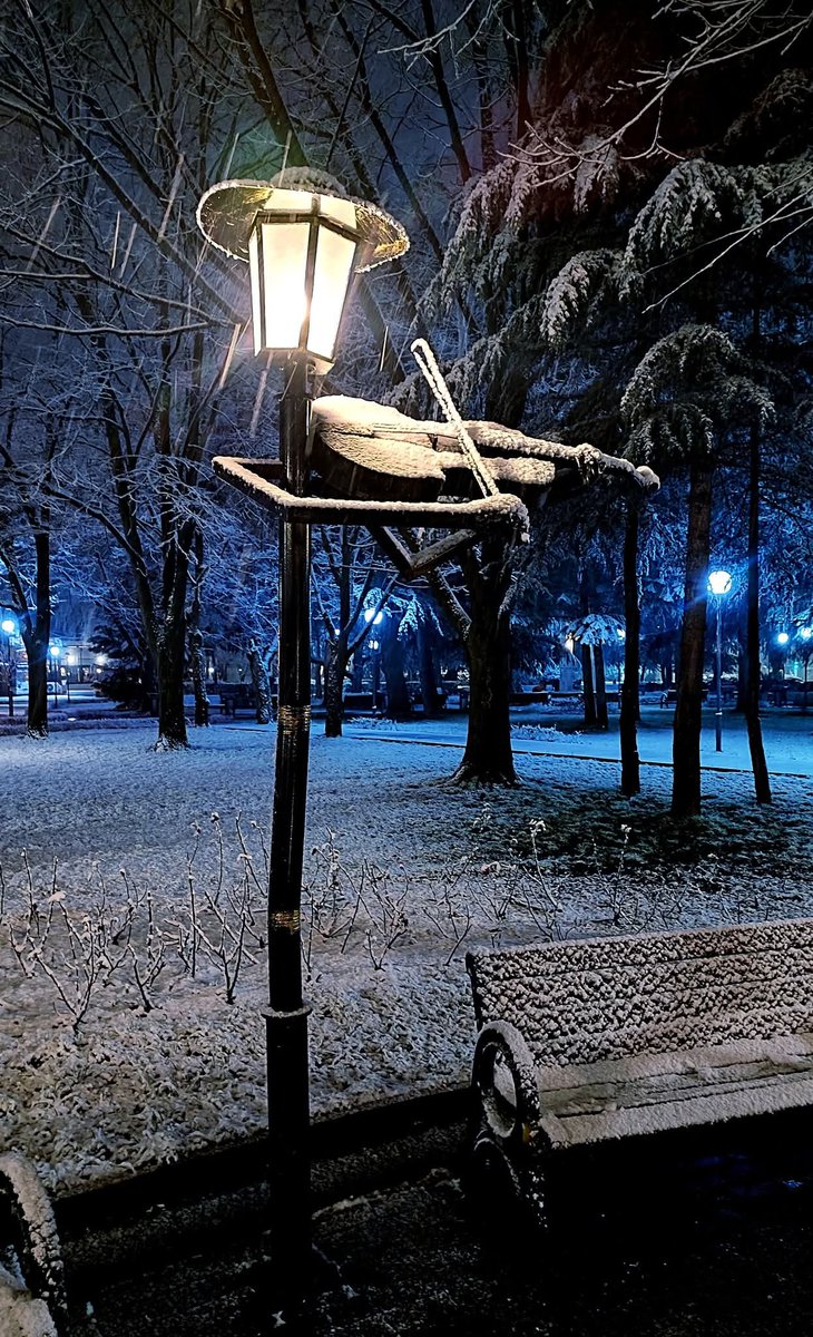 La musique commence là où s'arrête le pouvoir des mots.
Richard Wagner

Belle fin de journée!💙❄️