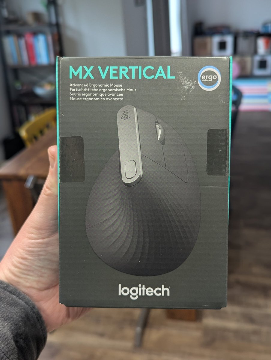 CreateActionLtd's tweet photo. New mouse, who dis?
@LogitechGUK @LogitechG #MXVertical https://t.co/4n5rnIUYHN
