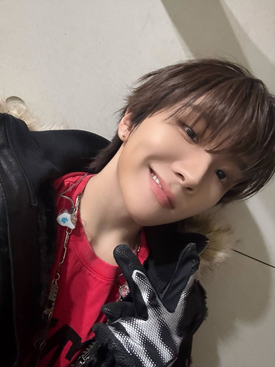 pretty autumn, tweet media