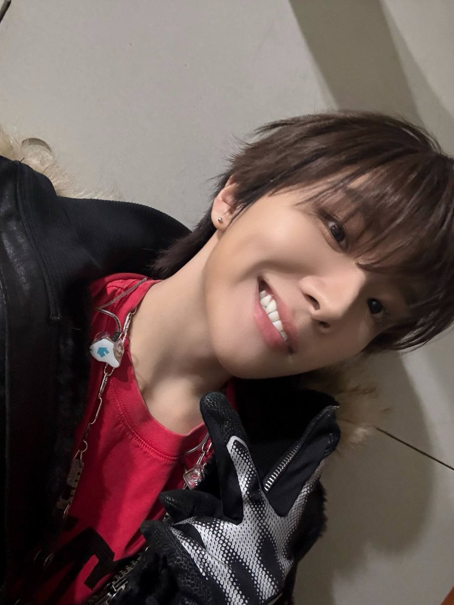 pretty autumn, tweet media