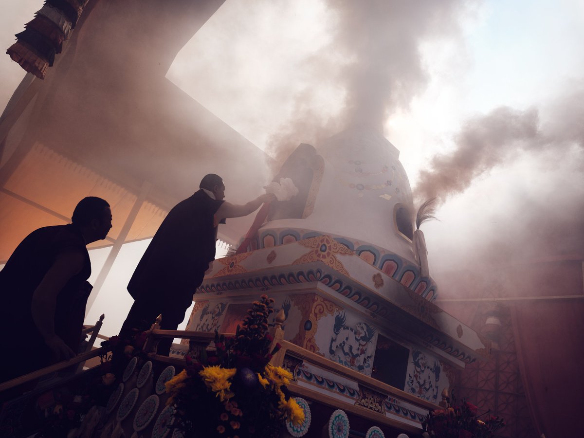 The cremation ceremony for the Third Ju Mipham Rinpoche, His Eminence Mipham Namgyal Gyatso Tshojung Gyepe Dorje, was held at the Karmapa International Buddhist Institute (KIBI) on the 10th of February 2026, following the traditional 49 days of rituals.

In the early morning the