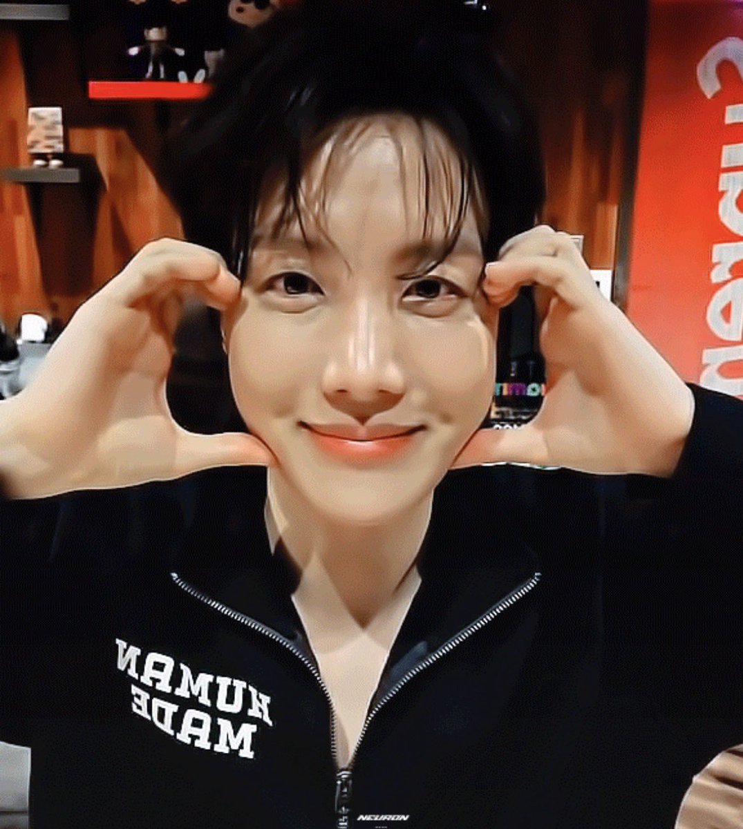 neuron218's tweet photo. 귀여워🥹 .. #제이홉 https://t.co/FbHgECzxNL
