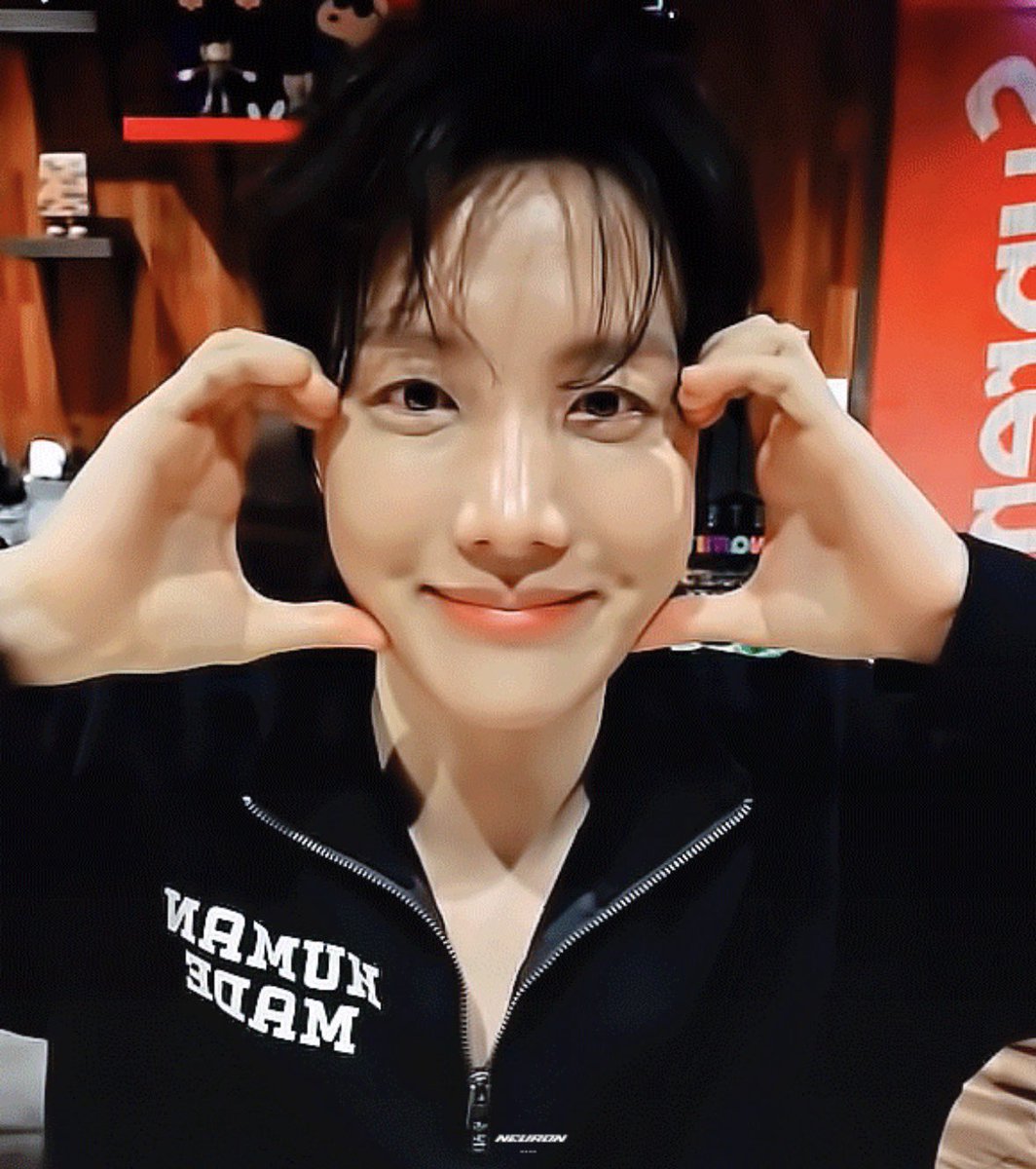neuron218's tweet photo. 귀여워🥹 .. #제이홉 https://t.co/FbHgECzxNL