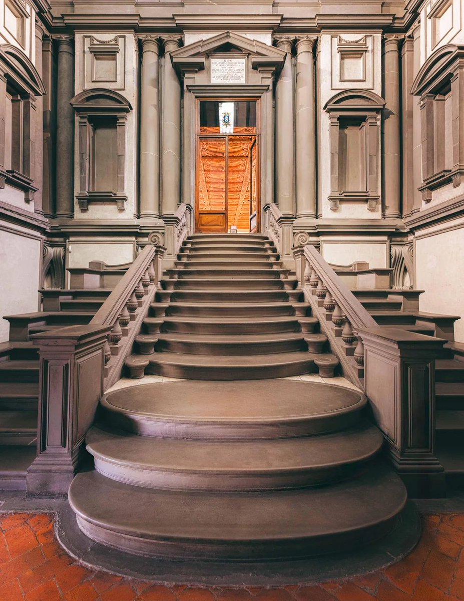 #Taldiacomavui de 1564 va morir un mite, Michelangelo Buonarroti. A més a més de pintor i escultor, fou l'arquitecte italià més original i influent del seu temps, fent obres molt singulars com les que més tard faria Gaudí. Però què en pensava Gaudí sobre Miquel Àngel? Fil 📜
