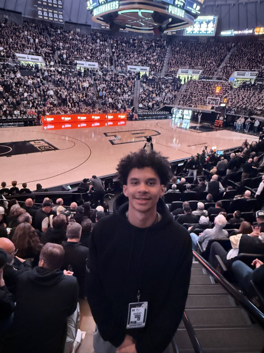 TimWashington33's tweet photo. Great atmosphere at Purdue vs Michigan last night!  Thank you!@BoilerBall @noahgwashington https://t.co/r5g85INl3u