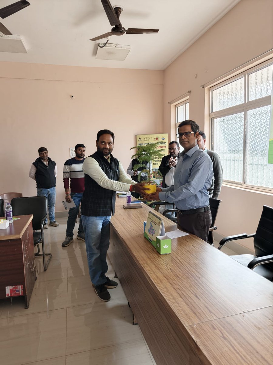 LSBA_Munger's tweet photo. मुंगेर जिला के धरहरा प्रखंड अंतर्गत लोहिया स्वच्छ बिहार अभियान/  स्वच्छ भारत मिशन (ग्रामीण)  ITC के द्वारा स्वच्छता संवाद प्रखंड विकास पदाधिकारी महोदय के अध्यक्षता में किया गया । ITC,सभी मुखिया,पंचायत सचिव, विकाश मित्र,BPM जीविका,सभी AC,CC जीविका के साथ  स्वच्छता संवाद किया गया। https://t.co/rydBZfjptZ