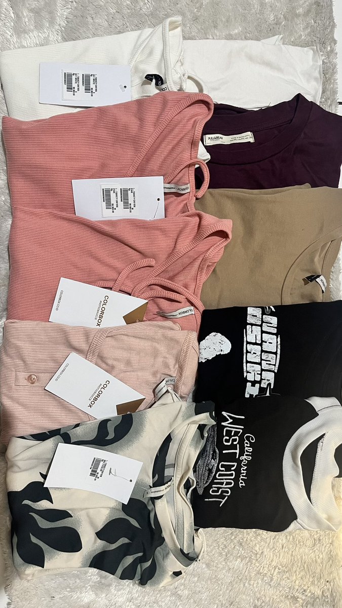 ada yg mau spill?? preloved tas and croptop, bbrp croptop masih baru ada tagnya