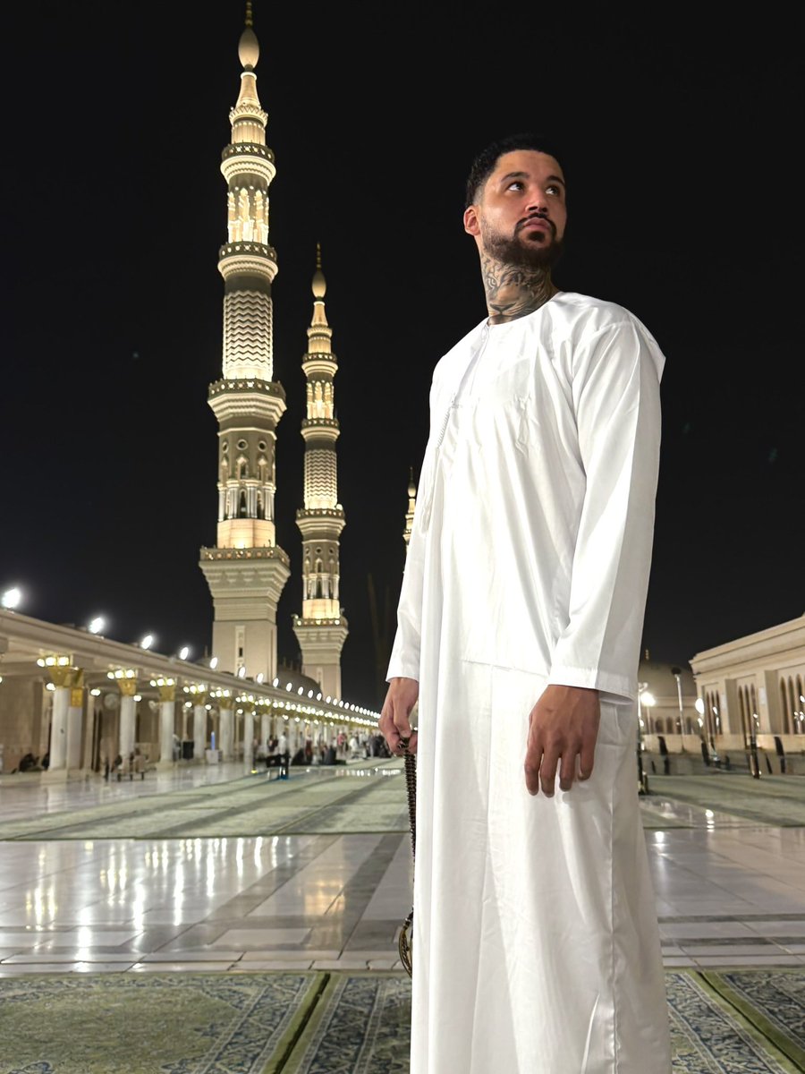 Ramadan Mubarak ✨

 To all my brothers and sister, There’s a lot of hate towards us Muslims at the moment for the acts of a few, although we don’t have to prove anything to anyone let’s all use this time to be model Muslims a model Muslim is someone who has humility, kindness,