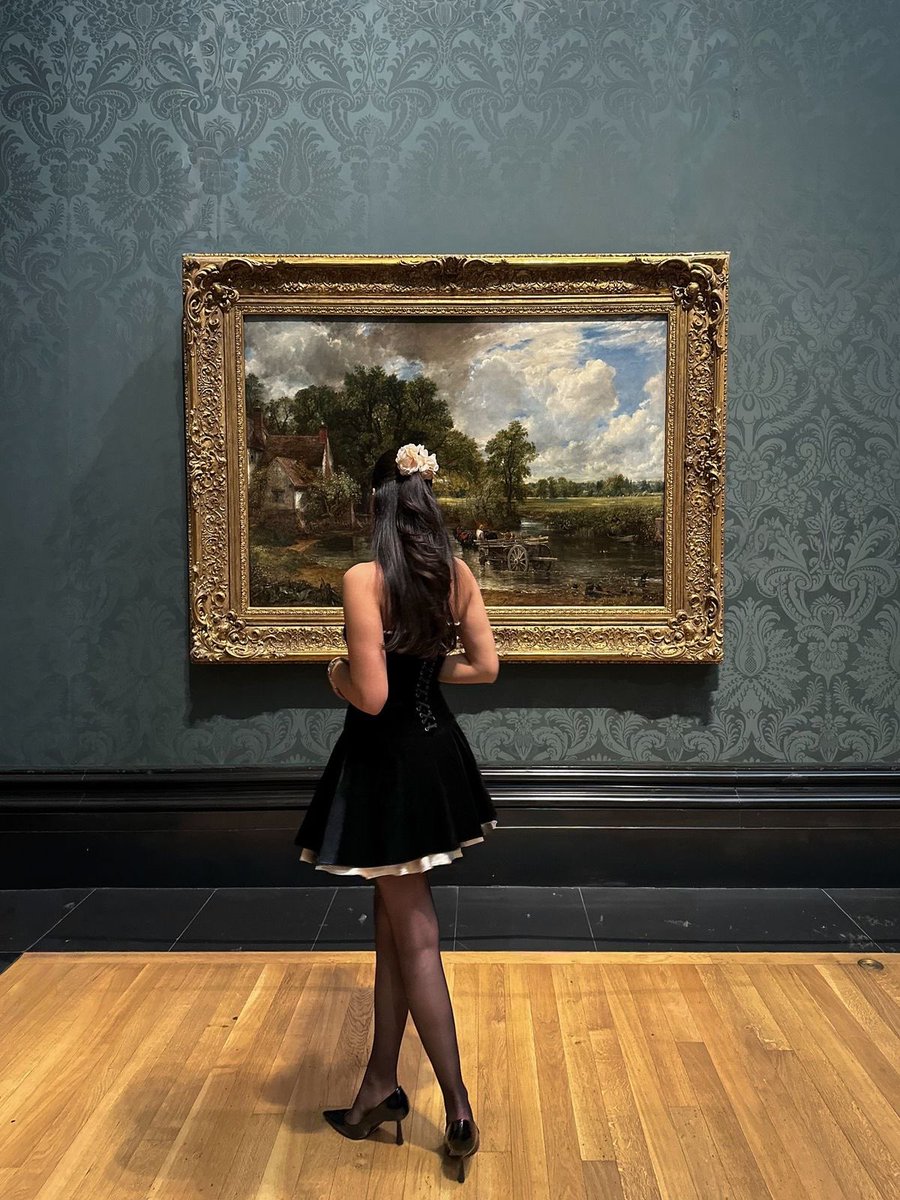 classyladylife's tweet photo. solo date at a museum. https://t.co/iDEtsC4VY9