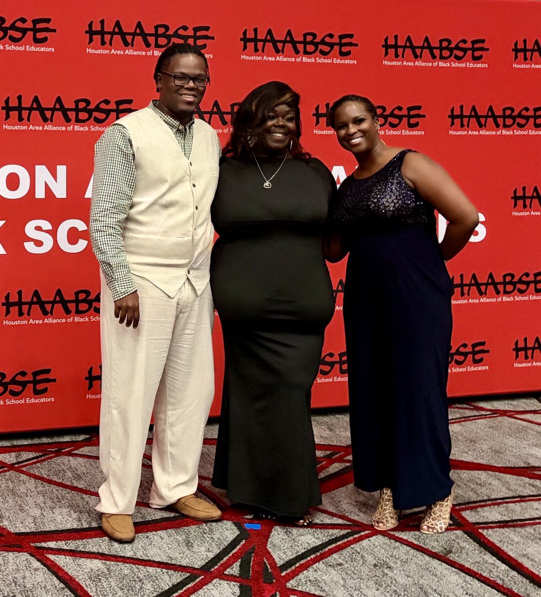 ela4me's tweet photo. Congratulations to our @OgdenES_AISD HAABSE Teacher of the Year, Ms. Adams! This honor is well deserved. 💫🚀 Your passion and dedication to student success launches our rockets to new heights.
#RocNation #AdineStory #HAABSE https://t.co/xl4CtBghMF