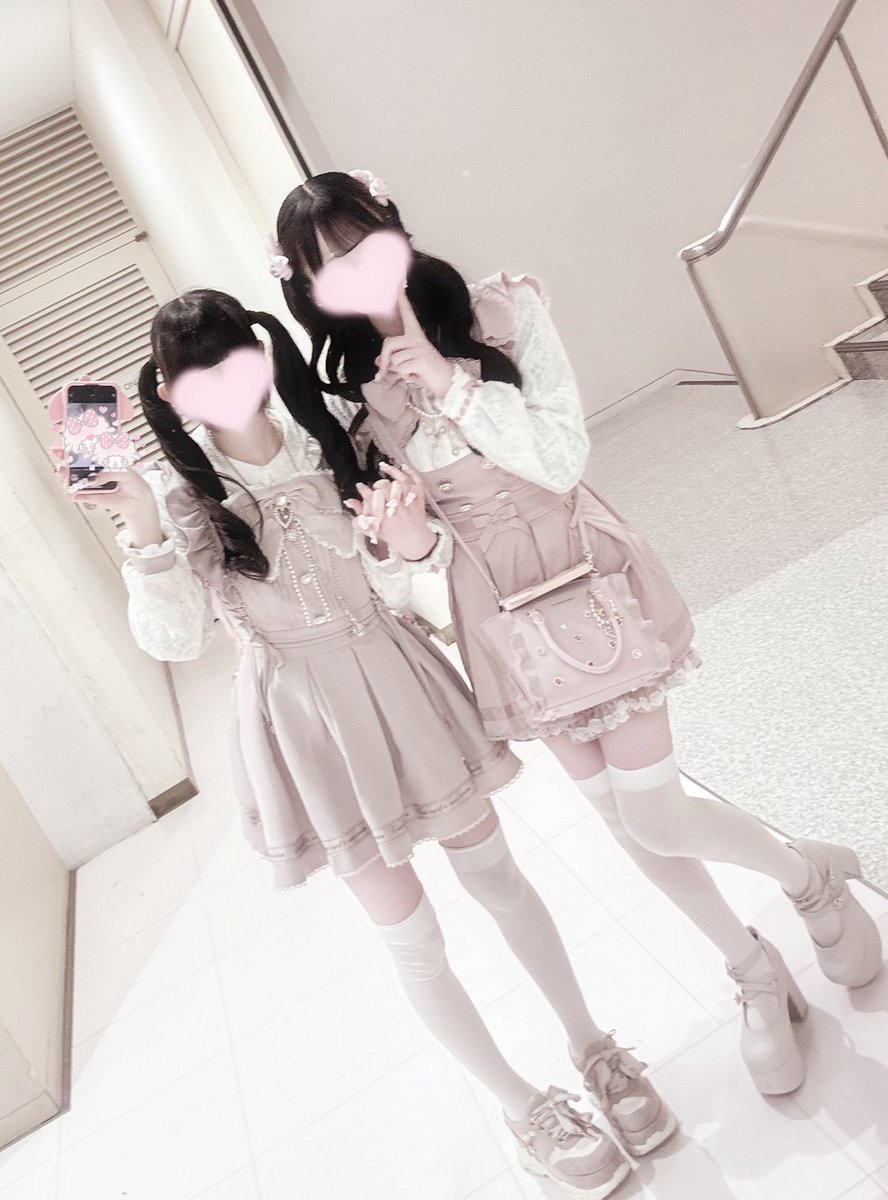 りり (@xxx_uvz) on Twitter photo 