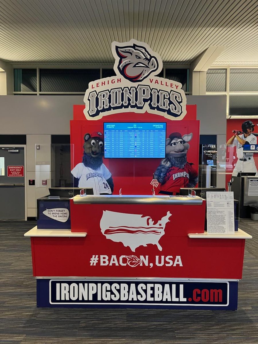 joefav's tweet image. The innovative marketing things in small airports. Lehigh Valley airport names gates after local teams. The possibilities for #newark! Lol