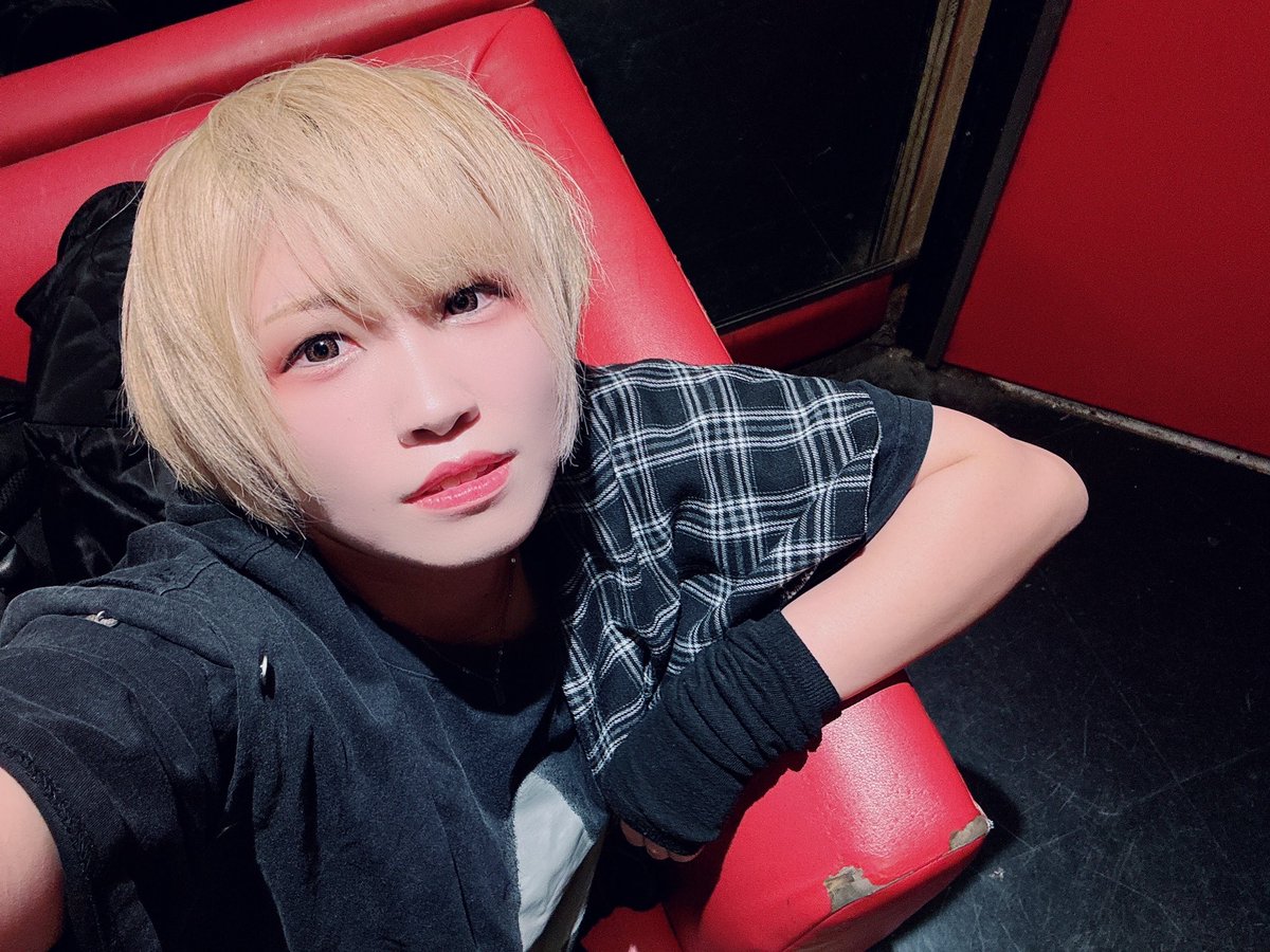 Boochan_bass's tweet photo. 2026.02.18
at 渋谷eggman

Thank you girl's up!!!!!!!!!!!!!😭

本当にお世話になりました😭

柱が大好きです😭

3/9 eggmanにて、EMANONは解散します😭

#EMANON https://t.co/8hNkEFoYHB