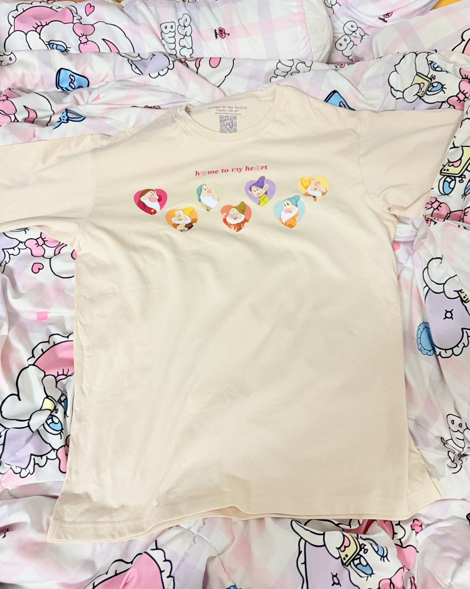 Ppwd2's tweet photo. #ส่งต่อเสื้อ Home to my heart  อก 44“ 
สีครีม สกรีนลอกนิดหน่อย 2 จุดตามรูป ขอคนไม่ซีเรียส 
งานลิมิเต็ดหายาก เก็บสะสม ใหม่มาก

1,400 รวมส่ง 🚚

#hometomyheart #hometomytee
#hometomynips #moleculogy https://t.co/1afYAgTCuH