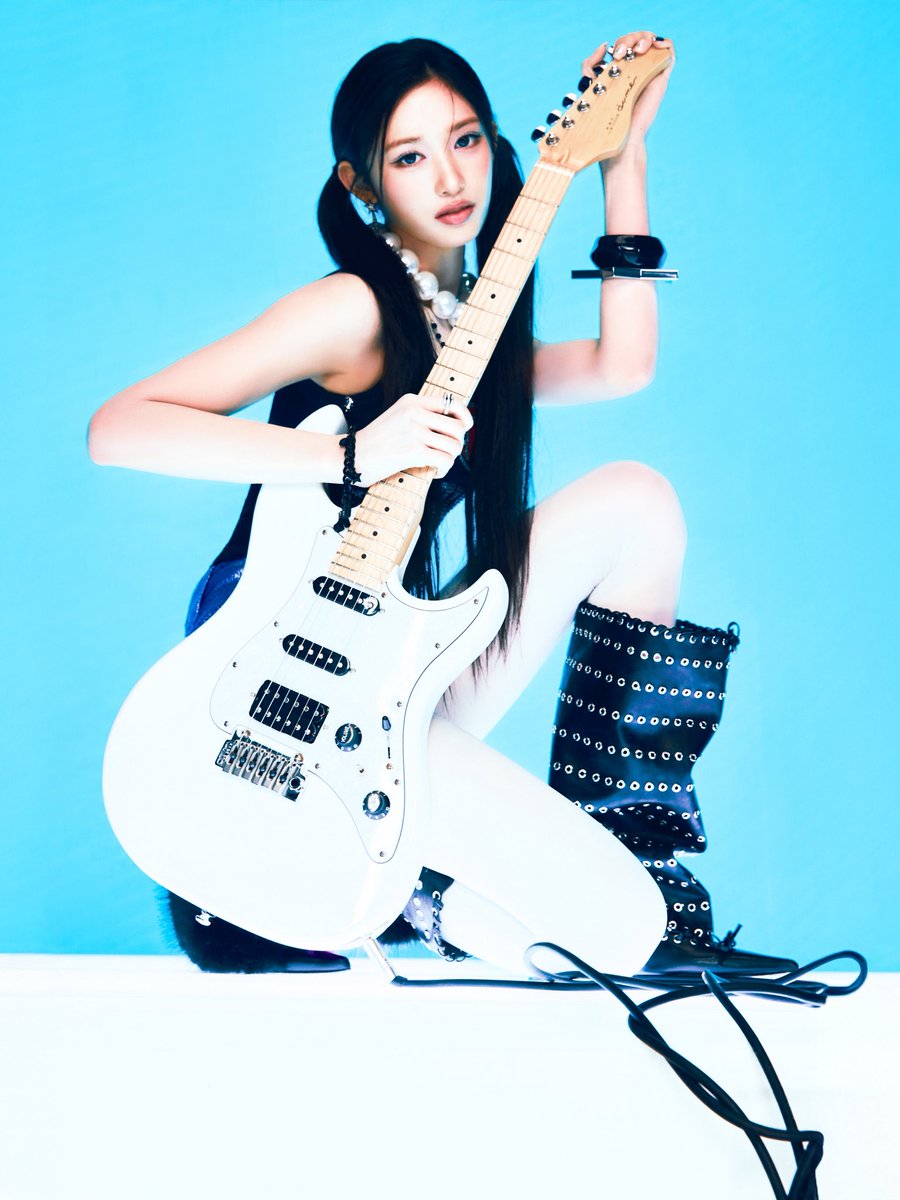 IVE THE 2ND ALBUM <REVIVE+> 'BANGERS' CONCEPT PHOTO 'LEESEO' ALBUM