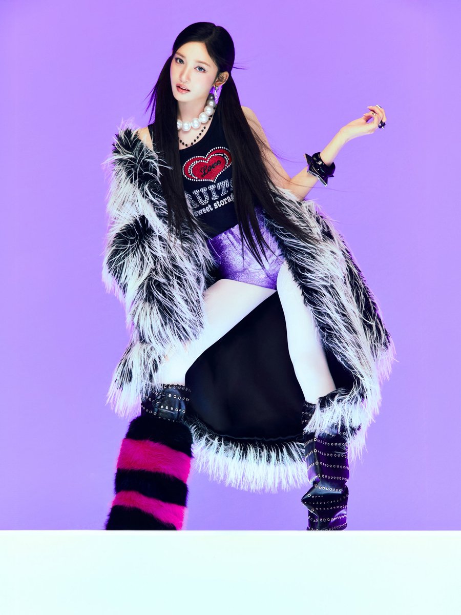 IVE THE 2ND ALBUM <REVIVE+> 'BANGERS' CONCEPT PHOTO 'LEESEO' ALBUM