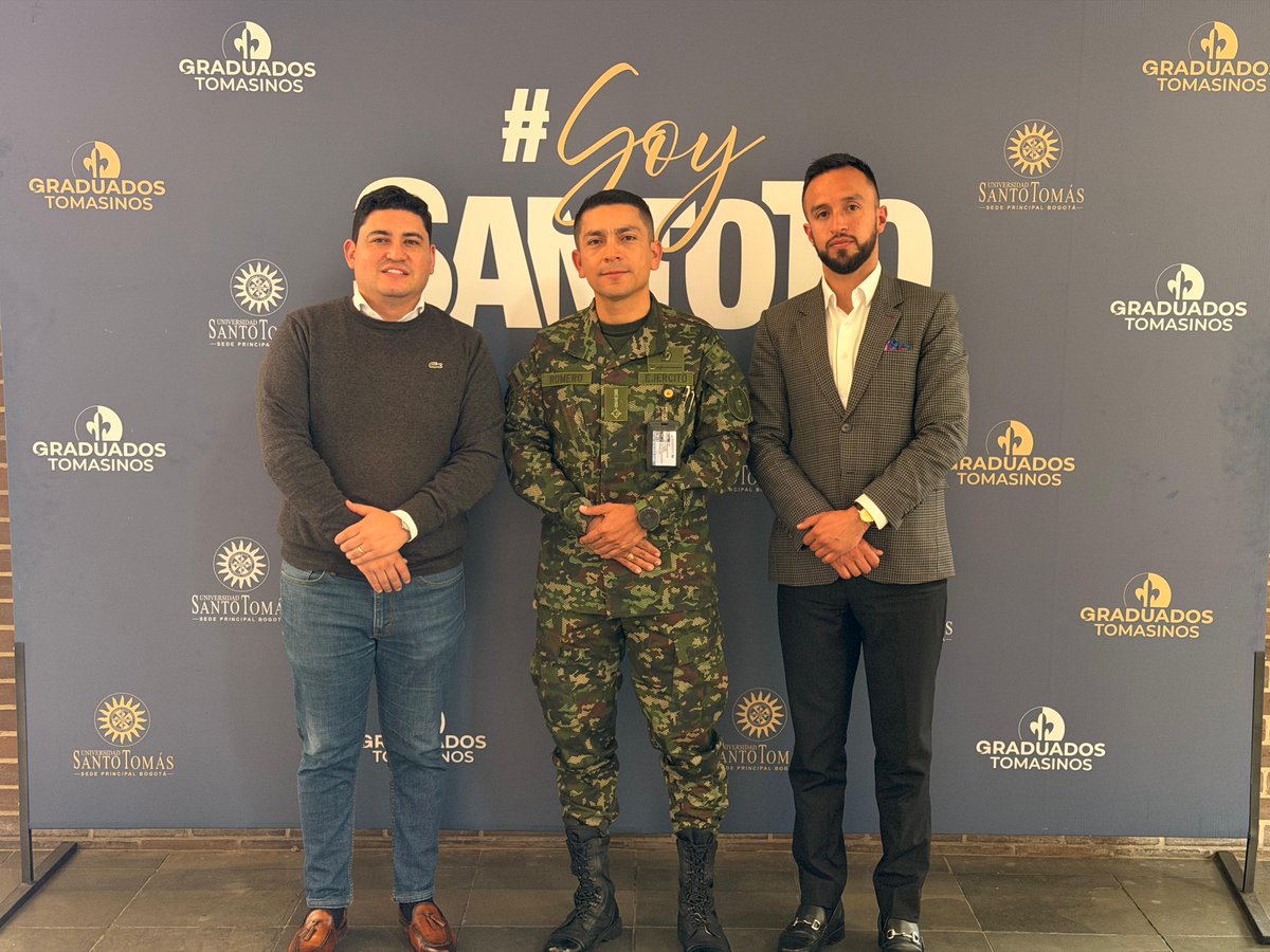 ESMIC_EJC's tweet photo. #EsNoticia|| La Facultad de Derecho fortaleció lazos académicos con el Dr. Cristian Rojas, Director de Posgrados en Derecho Penal @santotobogota, y recibió al Dr. Cristian David Ibarra Sánchez, Procurador Judicial de Bogotá, impulsando la formación integral de nuestros cadetes. https://t.co/cEHscnOUGh
