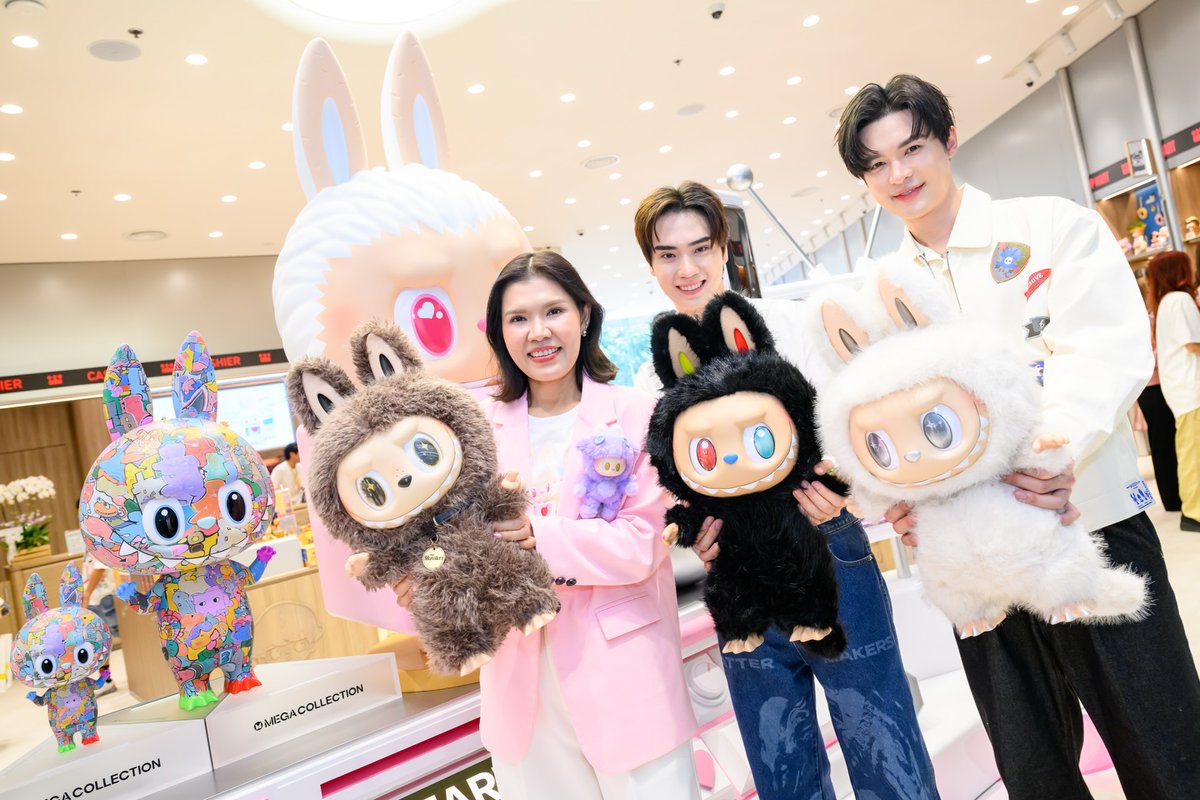น่ารักกกกกกก 🧸🖤🤍

IG : TEe_Jaruji
#TEeThanapon #ตี๋ธนพล 
#POPMART #POPMARTZpell #HellOZpell #bbil1ypn