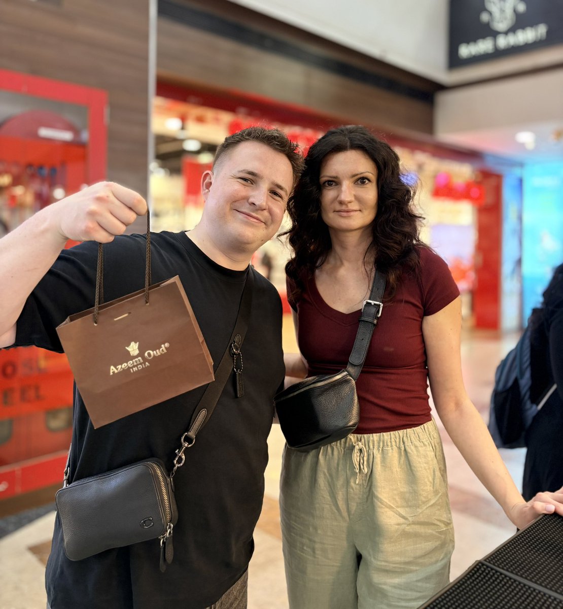 azeemoud's tweet photo. Happy customer from POLAND 🇵🇱 

#OudLifestyle #AzeemOudMoments #AzeemOud  #LuxuryPerfume #poland https://t.co/r3imryVHSS