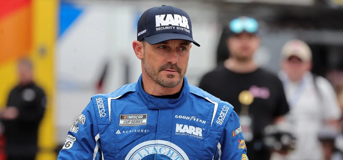 prev_news's tweet photo. What does Casey Mears do now?

Casey Mears is a former professional NASCAR driver known for a long career in stock car racing, including competing in the NASCAR Cup Series for more than  a decade. #CaseyMears #RickMears
https://t.co/cGYnGbgdTE https://t.co/Akj9WZwZec