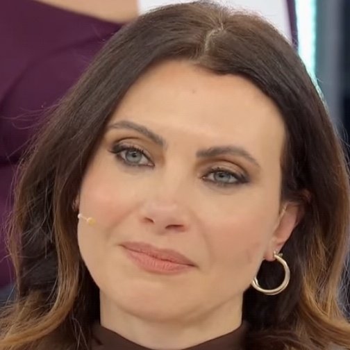 anticipazionitv's tweet photo. Agnese accetta la proposta di Roberto: "Se tu mi chiedi un gesto così grande, io ti dico sì tutta la vita." 😍 #uominiedonne #Agnese #Roberto #18febbraio https://t.co/JjG0vfsaAC