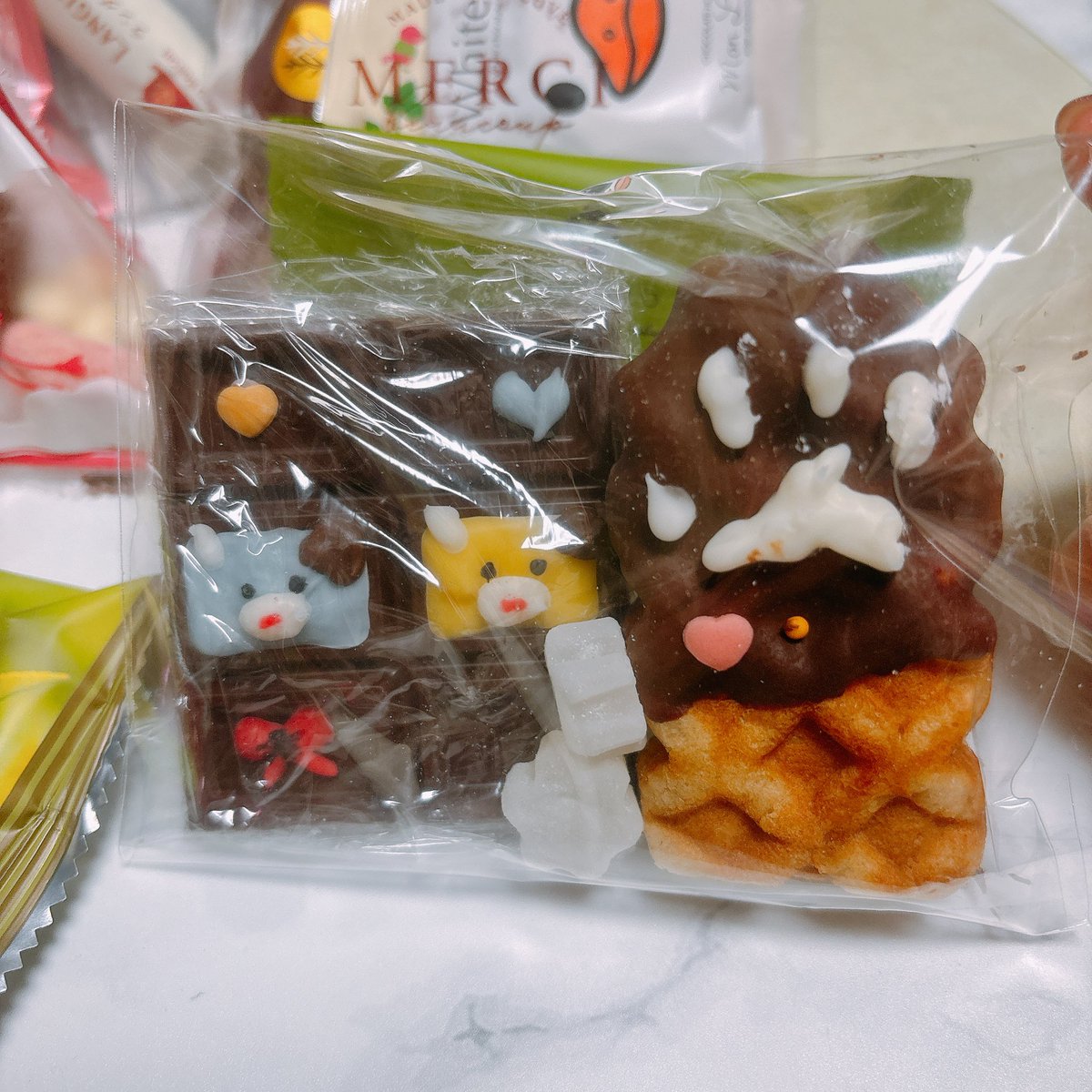teson022's tweet photo. 後輩がバレンタインに作ってくれたチョコ
こっそり傾聴さんと静聴さんいた、、、かわち、、🥹🤍 https://t.co/RHTO7n8Wli