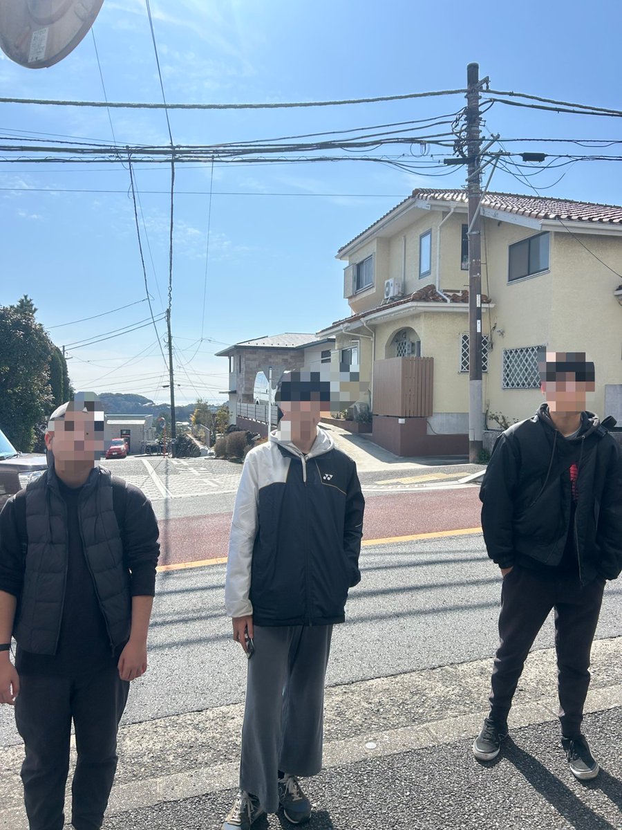 ToshikiYasumura's tweet image. 不登校の中学生の親御さんに知っておいてほしいことなんですが

子供達が不登校になった際に、学校とつながった方がいいから云云かんぬんと、無理な形で中途半端な復学をしにいったり一日1.2時間とか別室登校をしたり保健室登校や校門タッチ的なチャレンジをした子達よりも